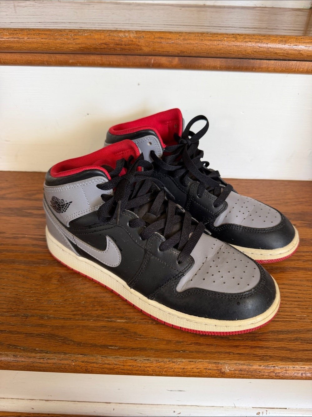 Air Jordan 1 Mid Youth 5.5Y